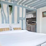 Tour Eiffel View, Top Floor Apt Marais Vosges