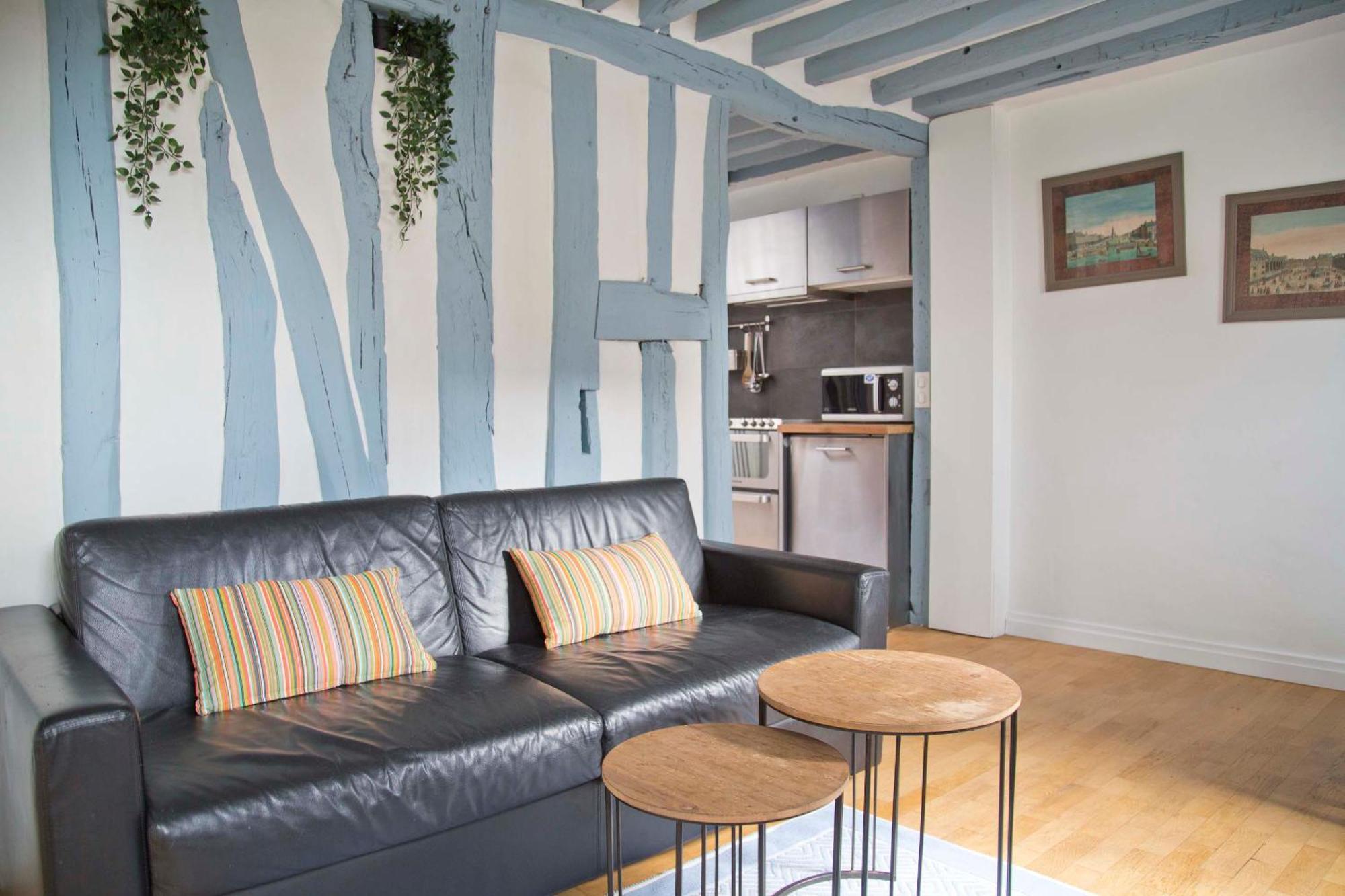 Appartement Tour Eiffel View, Floor Marais Vosges Parijs